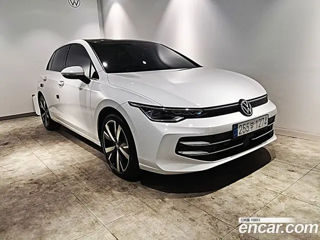 Volkswagen Golf, 2025, 9 141 км