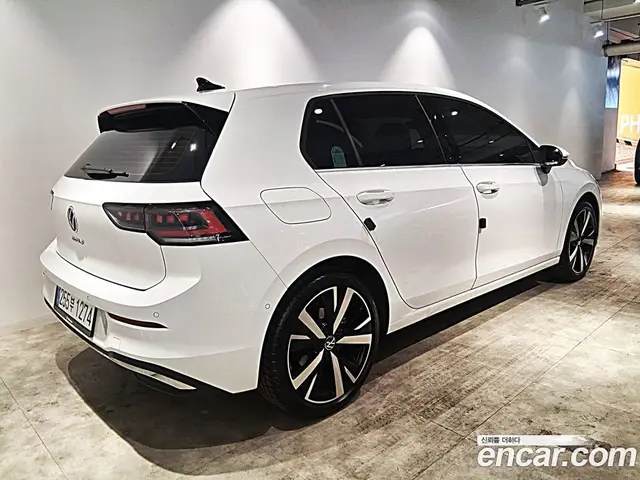Volkswagen Golf 2025 2.0 автомат (гидро), миниатюра 3
