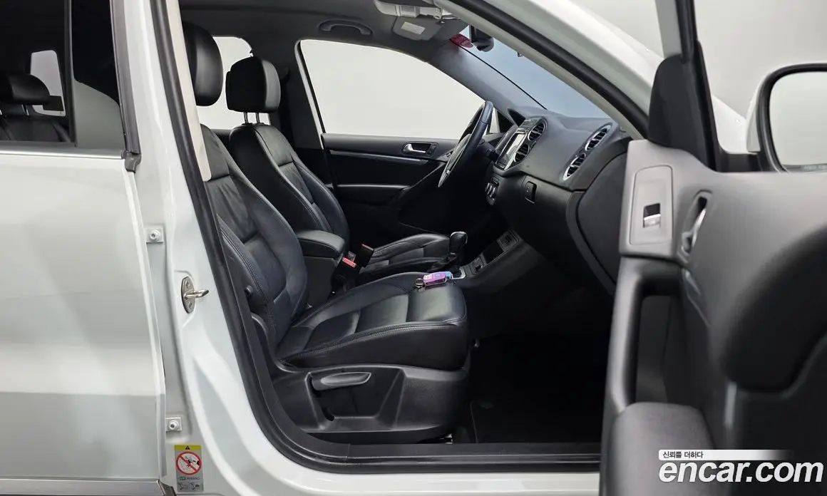 Volkswagen Tiguan 2015 2.0 автомат (гидро), фото 11