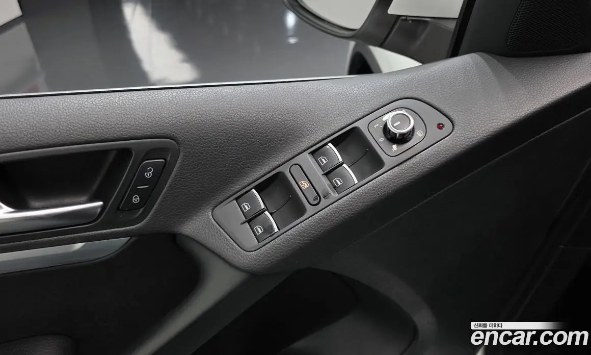 Volkswagen Tiguan 2015 2.0 автомат (гидро), фото 20