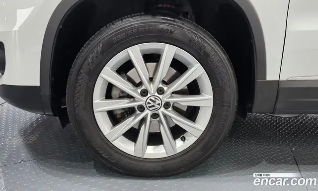 Volkswagen Tiguan 2015 2.0 автомат (гидро), миниатюра 5