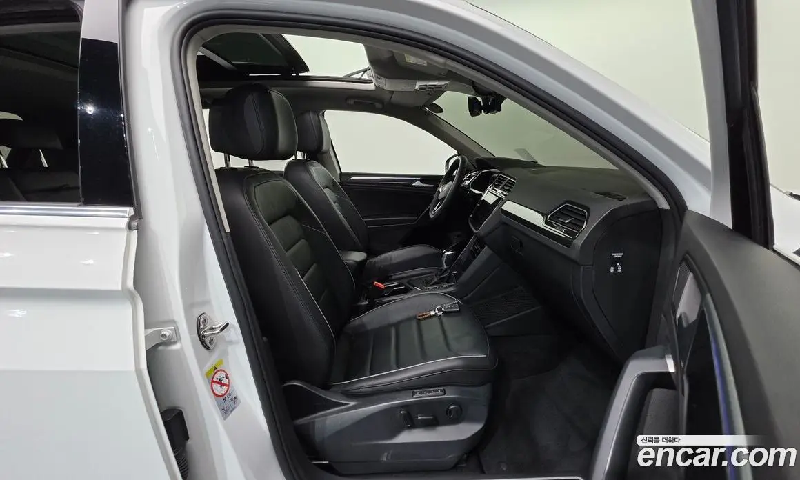 Volkswagen Tiguan 2022 2.0 автомат (гидро), фото 13