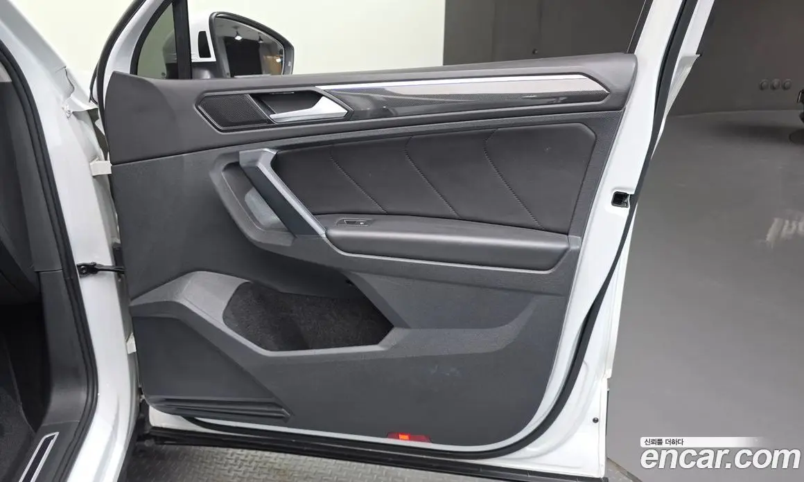 Volkswagen Tiguan 2022 2.0 автомат (гидро), фото 15