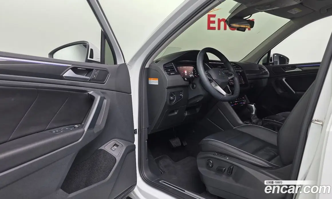 Volkswagen Tiguan 2022 2.0 автомат (гидро), фото 16