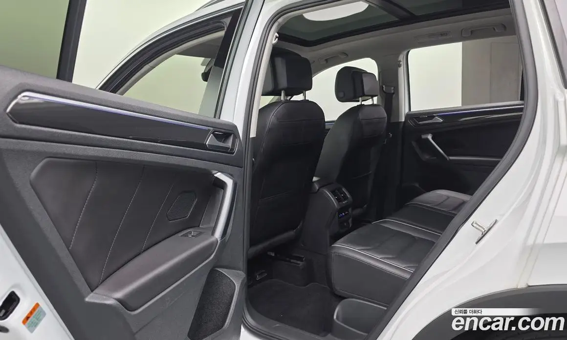 Volkswagen Tiguan 2022 2.0 автомат (гидро), фото 32