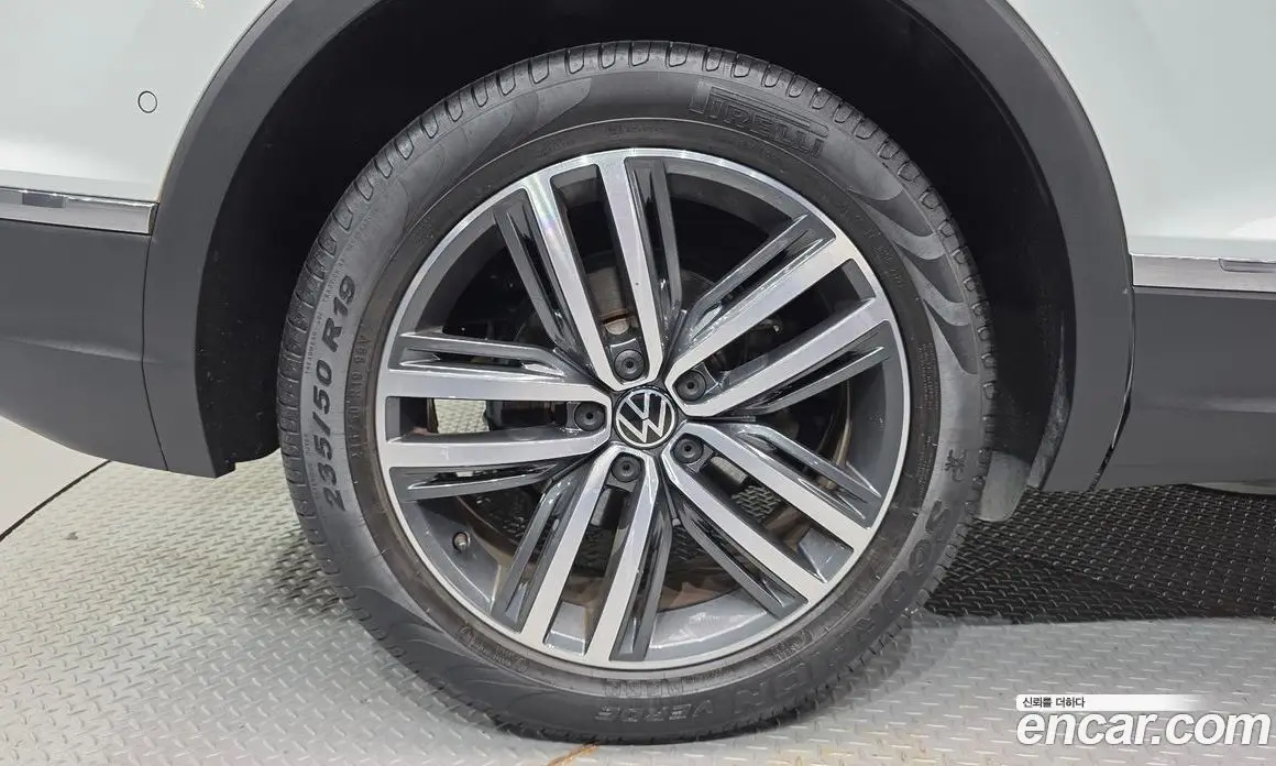Volkswagen Tiguan 2022 2.0 автомат (гидро), фото 5
