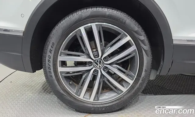 Volkswagen Tiguan 2022 2.0 автомат (гидро), миниатюра 5