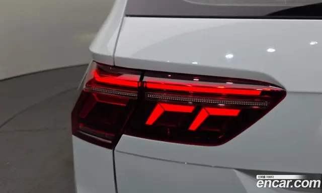 Volkswagen Tiguan 2022 2.0 автомат (гидро), миниатюра 9