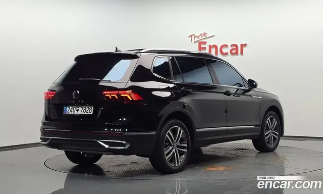 Volkswagen Tiguan, 2023, 32 018 км