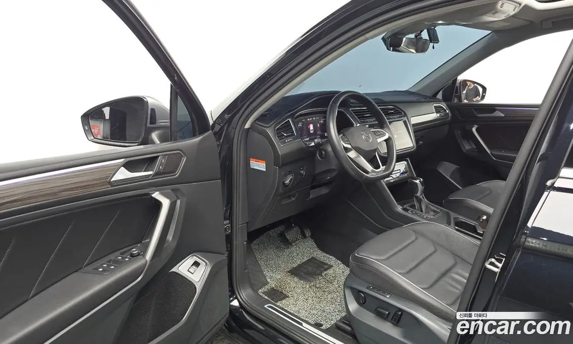 Volkswagen Tiguan 2023 2.0 автомат (гидро), фото 12