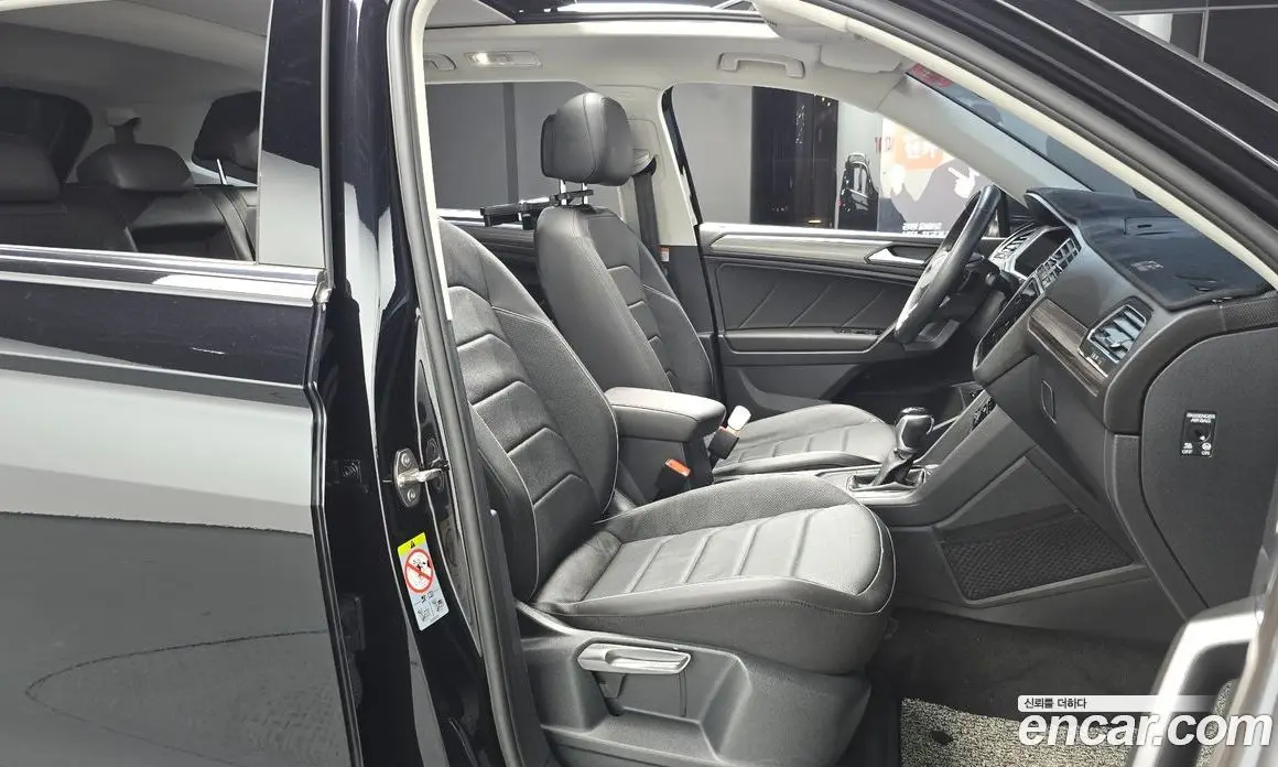 Volkswagen Tiguan 2023 2.0 автомат (гидро), фото 16