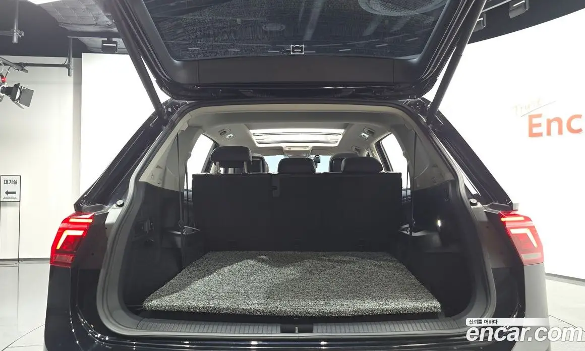 Volkswagen Tiguan 2023 2.0 автомат (гидро), фото 30