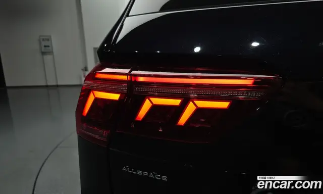 Volkswagen Tiguan 2023 2.0 автомат (гидро), миниатюра 8