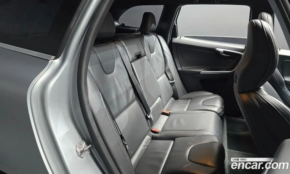 Volvo XC60 2016 2.4 автомат (гидро), фото 11