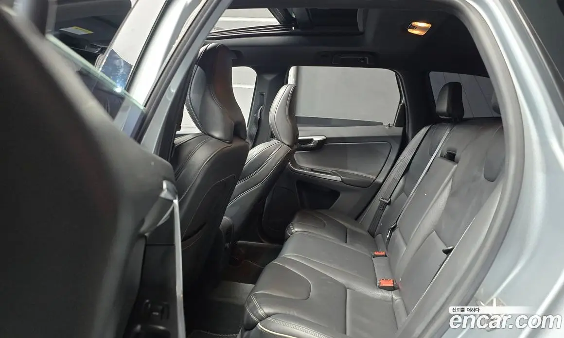 Volvo XC60 2016 2.4 автомат (гидро), фото 12