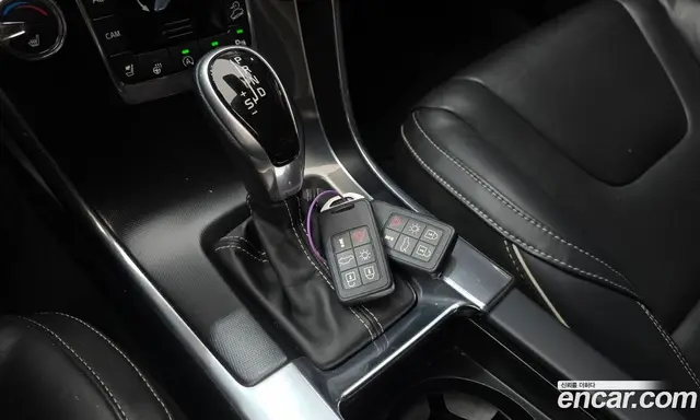 Volvo XC60 2016 2.4 автомат (гидро), миниатюра 9