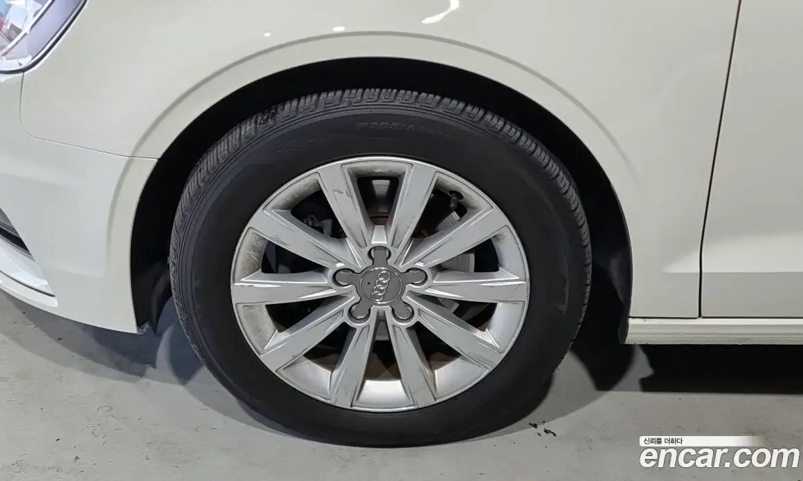 Audi A3 2014 1.6 автомат (гидро), фото 5