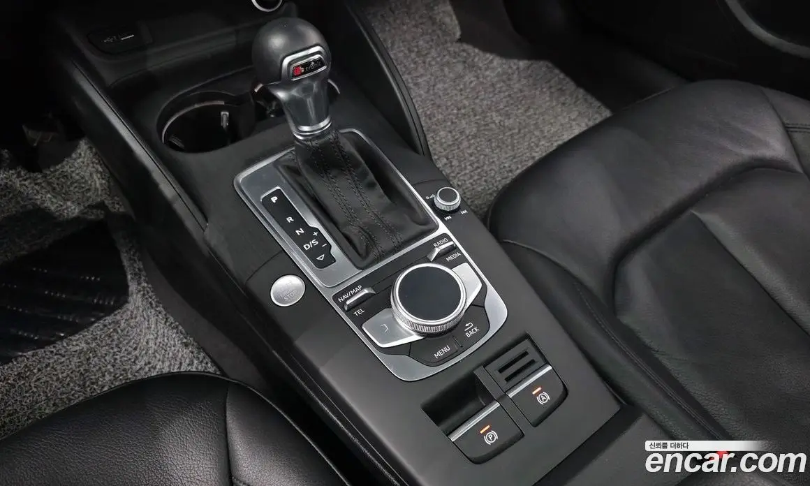 Audi A3 2018 2.0 автомат (гидро), фото 12