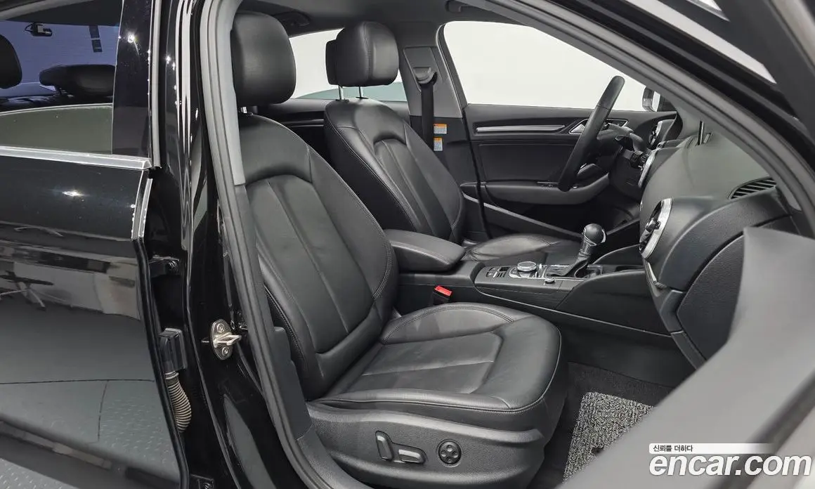 Audi A3 2018 2.0 автомат (гидро), фото 18