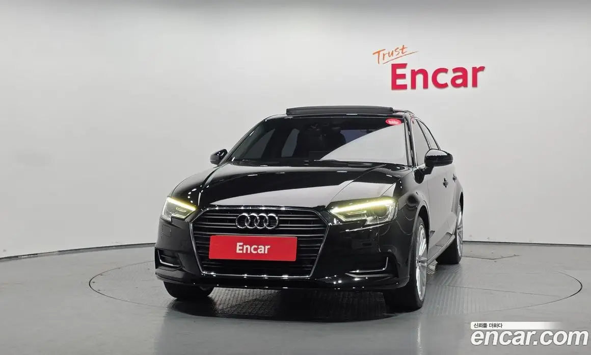 Audi A3 2018 2.0 автомат (гидро), фото 3