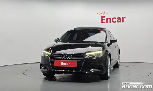 Audi A3 2018 2.0 автомат (гидро), миниатюра 3