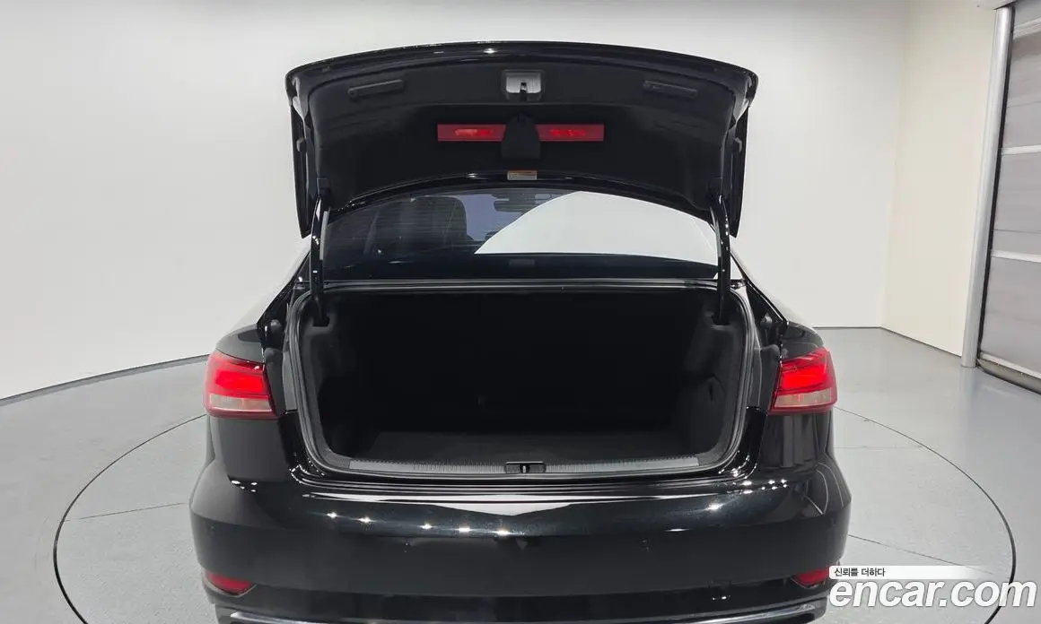 Audi A3 2018 2.0 автомат (гидро), фото 26