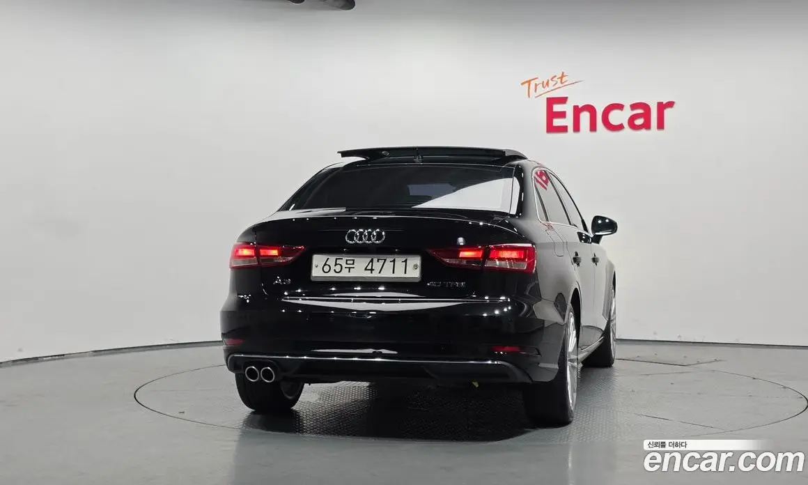 Audi A3 2018 2.0 автомат (гидро), фото 4