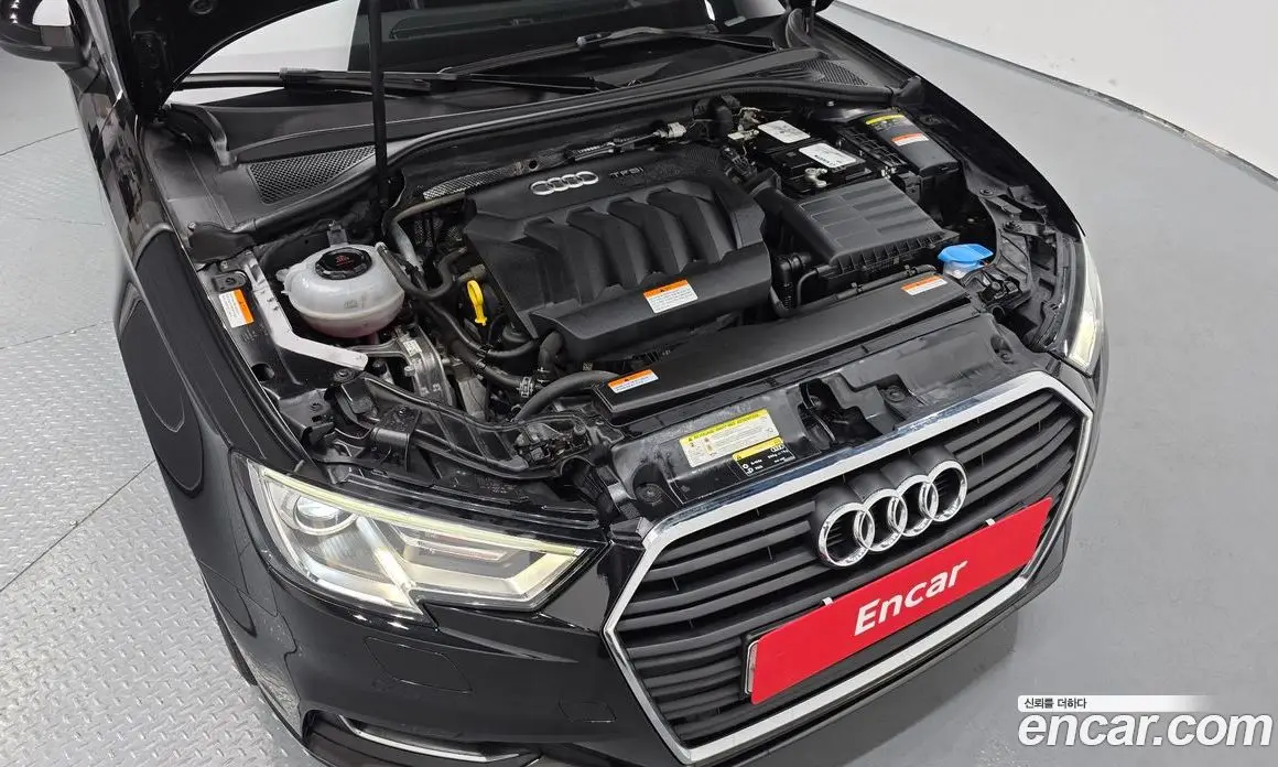 Audi A3 2018 2.0 автомат (гидро), фото 6