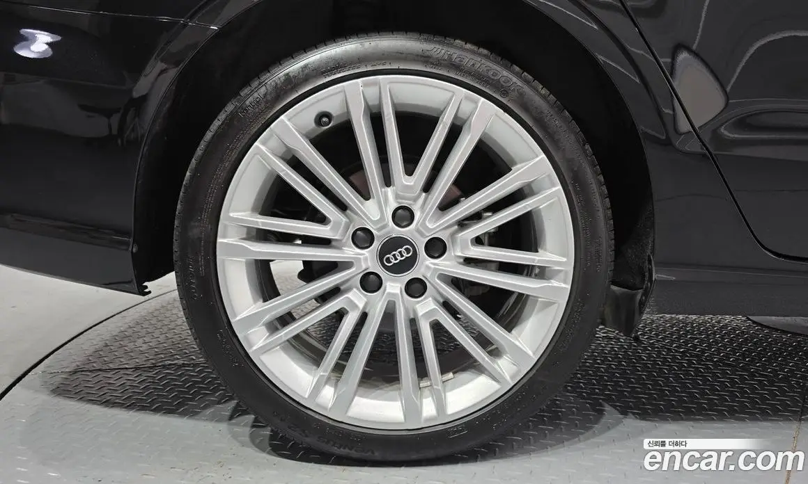 Audi A3 2018 2.0 автомат (гидро), фото 7