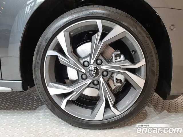 Audi A3 2025 2.0 автомат (гидро), миниатюра 5