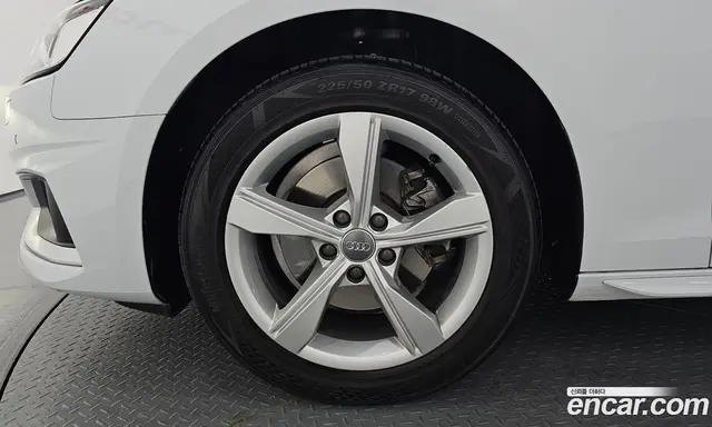 Audi A4 2021 2.0 автомат (гидро), миниатюра 4