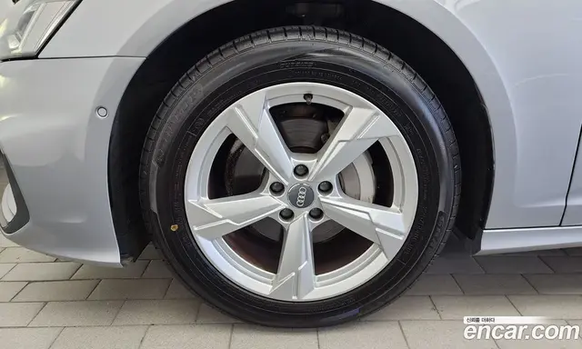 Audi A6 2020 2.0 автомат (гидро), миниатюра 5