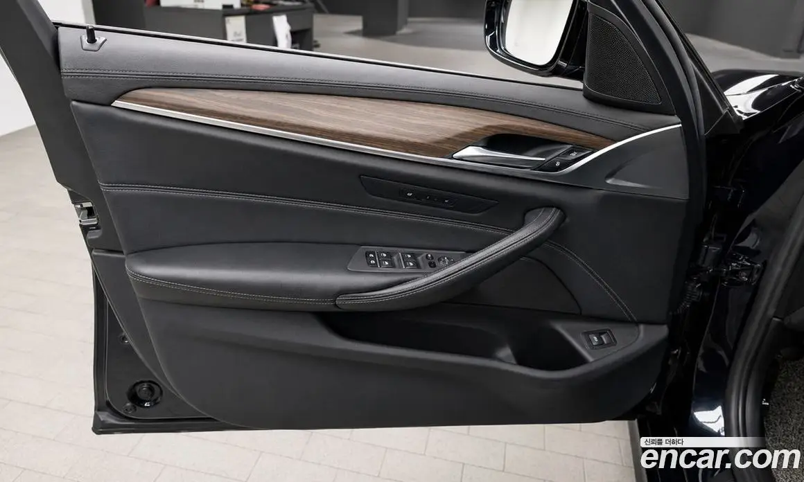 BMW 5 серия 2018 2.0 автомат (гидро), фото 14