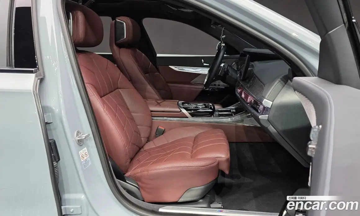 BMW 7 серия 2023 3.0 автомат (гидро), фото 16