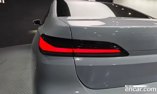BMW 7 серия 2023 3.0 автомат (гидро), миниатюра 9