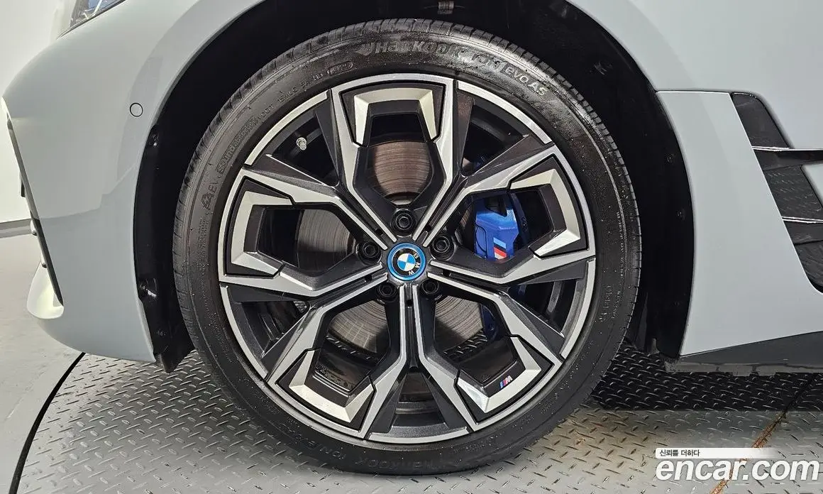 BMW i4 2022 0.2 автомат (гидро), фото 4