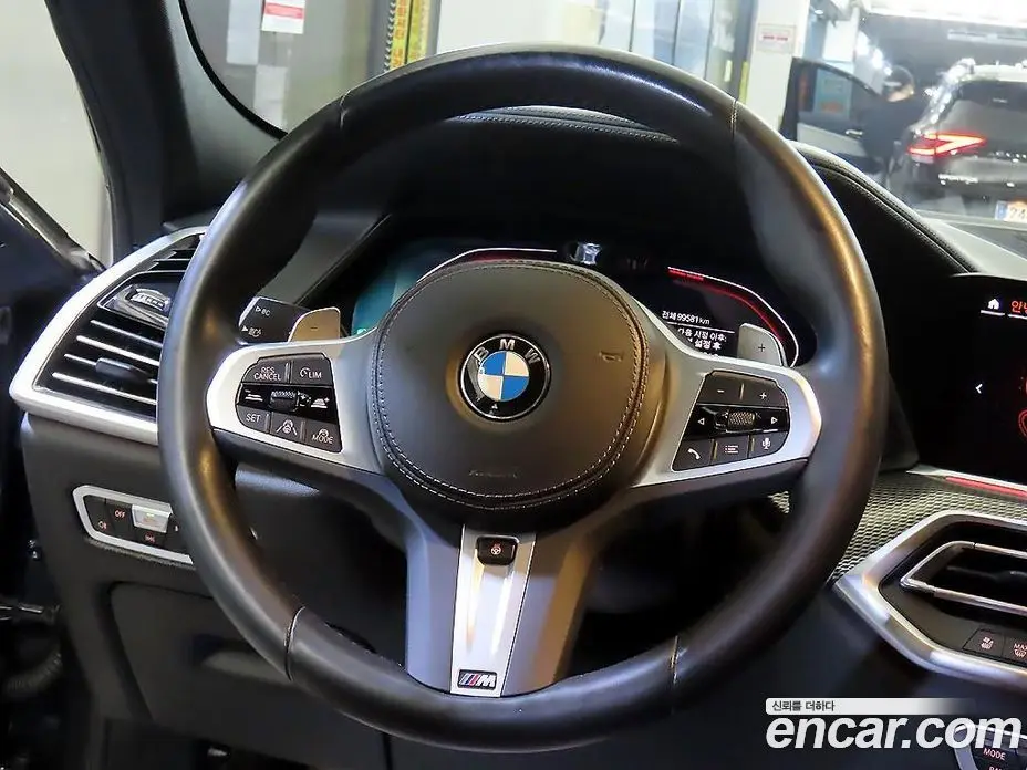 BMW X6 2022 3.0 автомат (гидро), фото 8