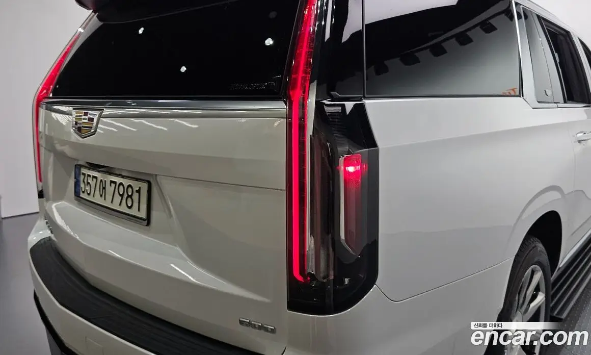 Cadillac Escalade 2021 6.2 автомат (гидро), фото 9 Cadillac Escalade 2021 6.2 автомат (гидро), фото 9