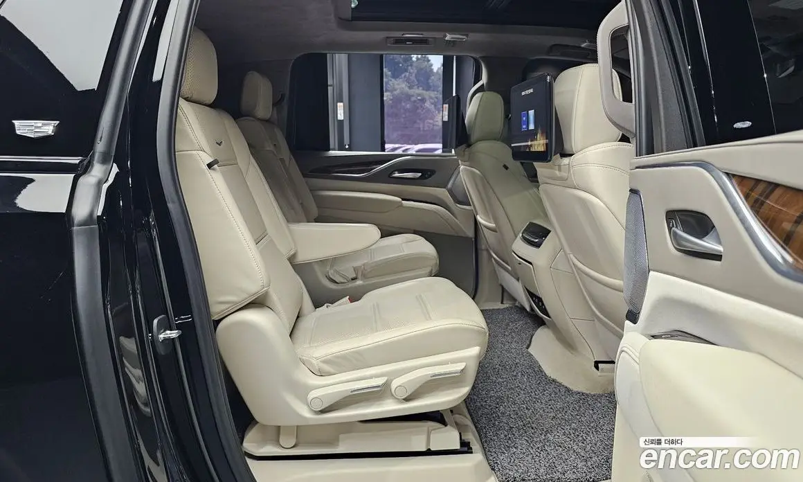 Cadillac Escalade 2023 6.2 автомат (гидро), фото 11 Cadillac Escalade 2023 6.2 автомат (гидро), фото 11