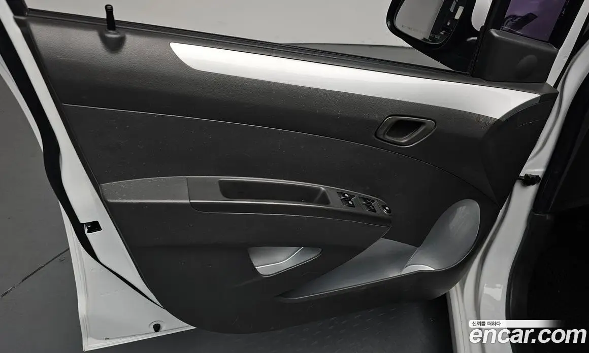 Chevrolet Spark 2011 1.0 автомат (гидро), фото 13