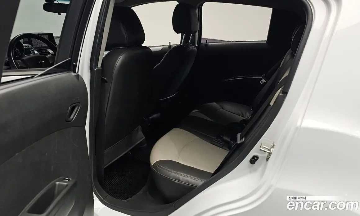 Chevrolet Spark 2011 1.0 автомат (гидро), фото 16