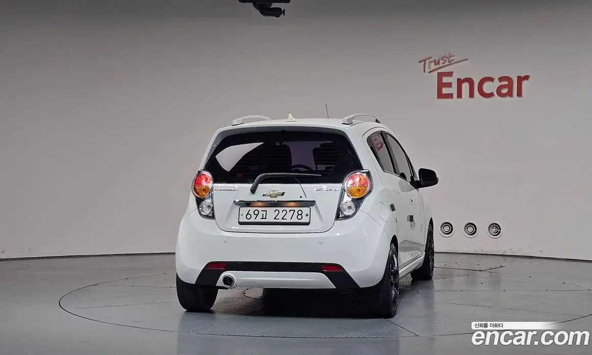Chevrolet Spark 2011 1.0 автомат (гидро), фото 3