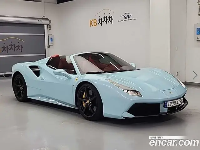 Ferrari 488 2017 3.9 автомат (гидро), миниатюра 4