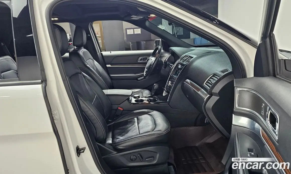 Ford Explorer 2019 2.3 автомат (гидро), фото 15