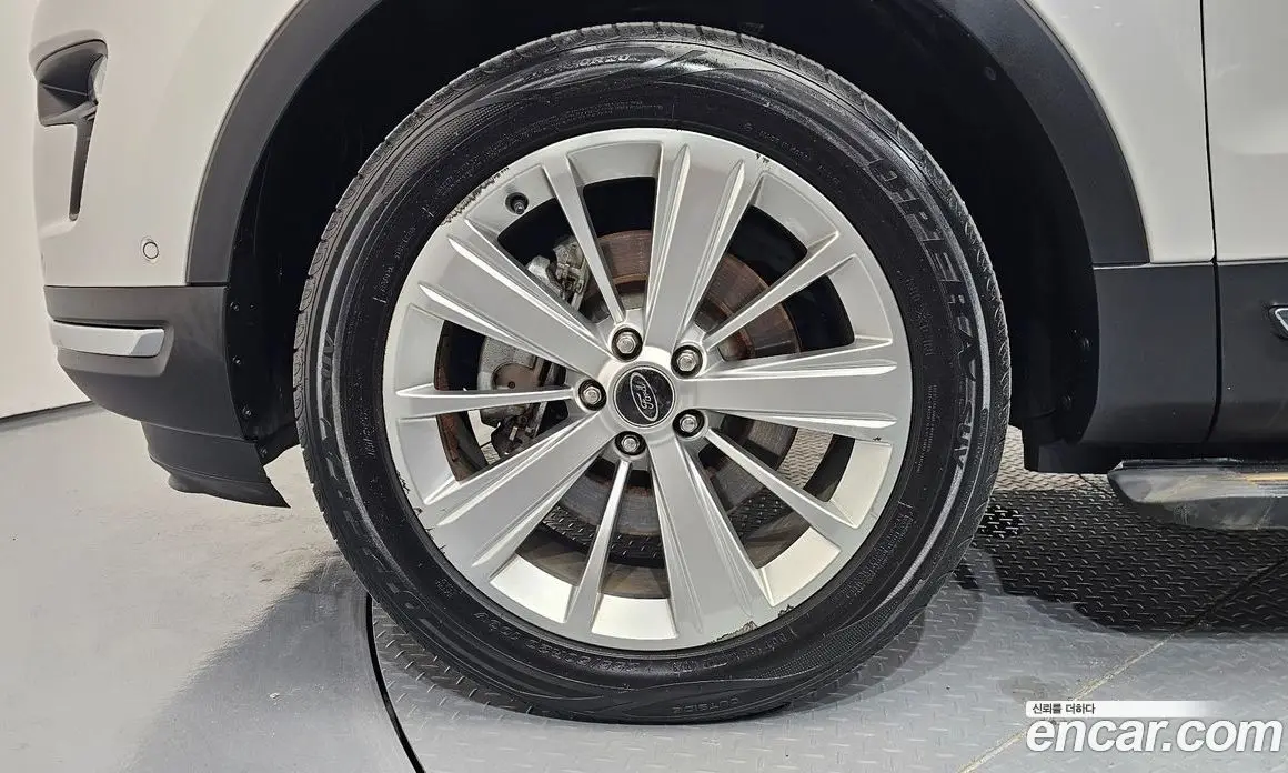 Ford Explorer 2019 2.3 автомат (гидро), фото 4