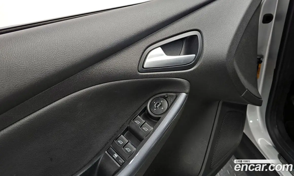 Ford Focus 2015 2.0 автомат (гидро), фото 14