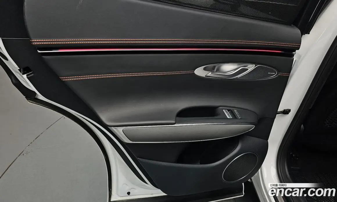 Genesis GV70 2024 2.5 автомат (гидро), фото 14