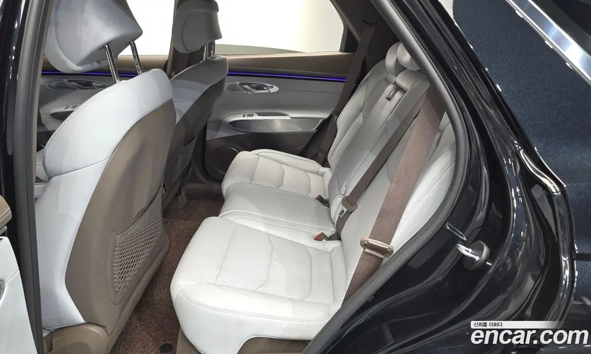 Genesis GV70 2024 2.5 автомат (гидро), фото 17