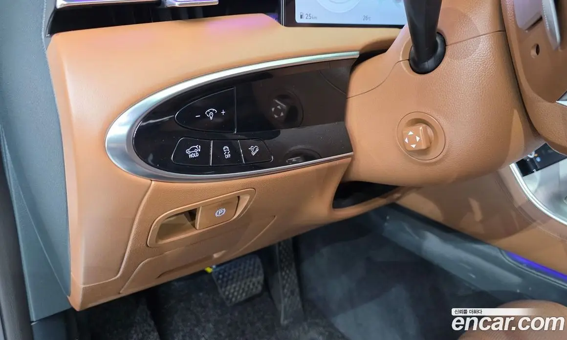 Genesis GV70 2024 2.5 автомат (гидро), фото 25