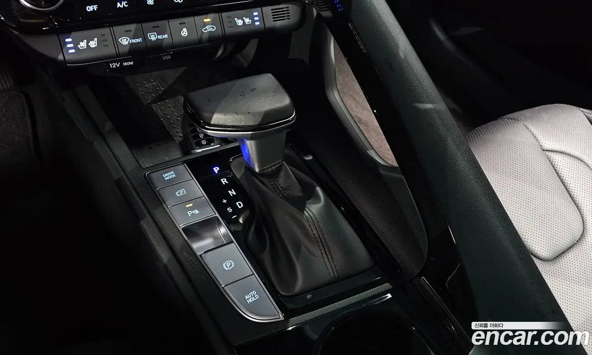 Hyundai Avante 2021 1.6 автомат (гидро), фото 12